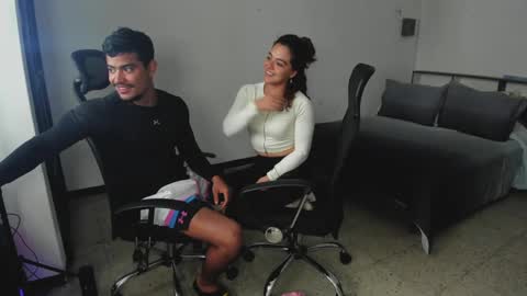 Crimson heart online show from 12.21.24