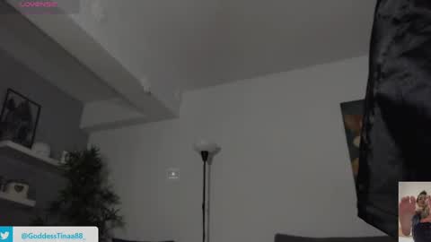 cris_tinne online show from 12.10.24