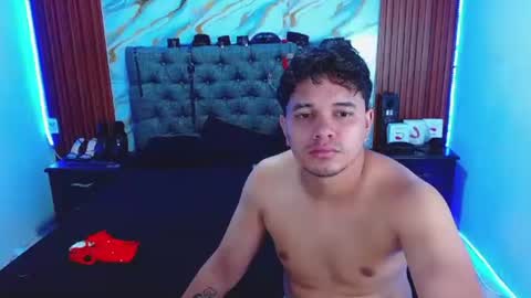 Snapshot of crisandmery chatting on 06.19.26 CRISANDMERY online show from 06.19.26