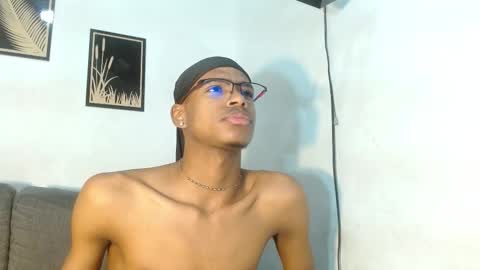 criss_zuri online show from 11.22.25