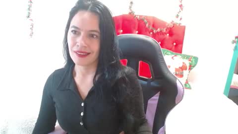 Snapshot of cristal1609 chatting on 11.27.25 cristal1609 online show from 11.27.25