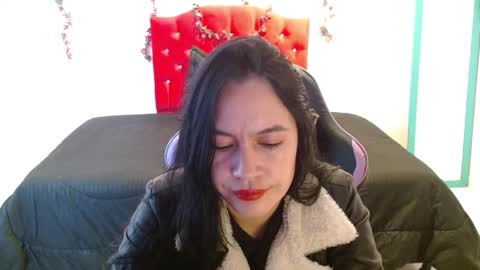 Snapshot of cristal1609 chatting on 12.15.25 cristal1609 online show from 12.15.25