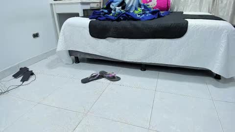 Snapshot of cristal_18xxx chatting on 11.02.25 Cristal online show from 11.02.25