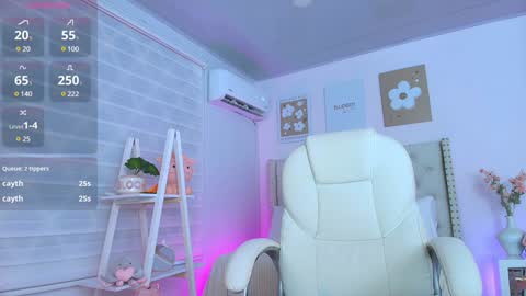 Snapshot of cristal_bunny chatting on 01.20.25 Cristal online show from 01.20.25