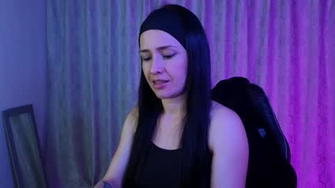  Alejandra from Wednesday to Saturday from 1000 pm to 400 am Colombian hour online show from 02.27.26