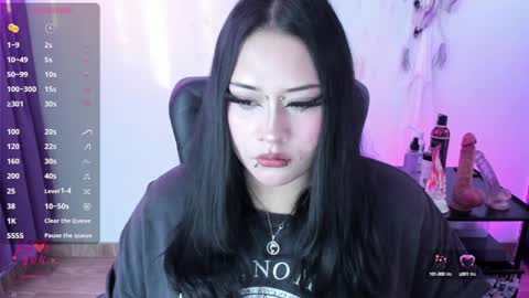 Snapshot of cristal_kosh chatting on 01.17.25 Cris online show from 01.17.25