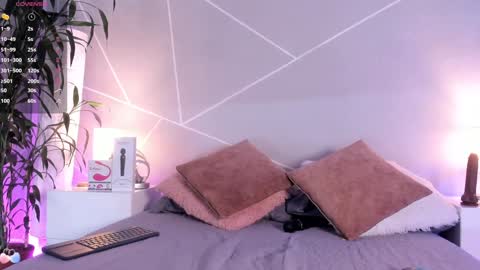 Snapshot of cristal_princess_ chatting on 12.06.24 Cristal online show from 12.06.24