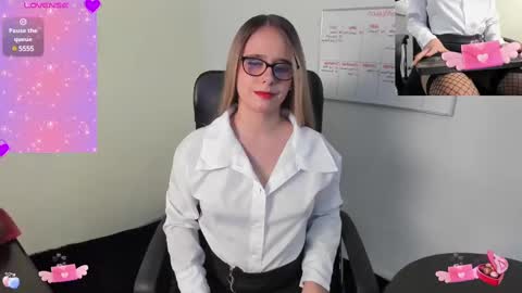 Snapshot of cristal_princess_ chatting on 02.15.25 Cristal online show from 02.15.25