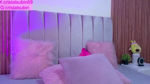 Snapshot of cristal_subin69 chatting on 12.20.25 STEFANYIG cristalsubin online show from 12.20.25