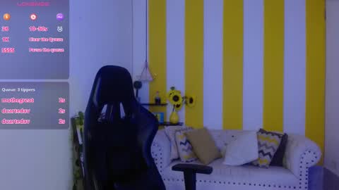 Snapshot of cristal_war chatting on 01.06.25 Cristal online show from 01.06.25