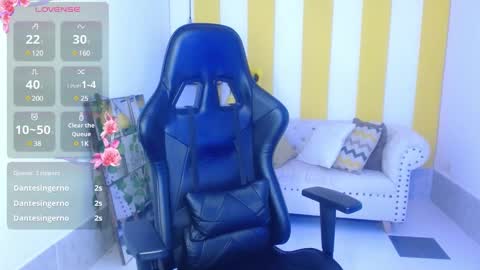 Snapshot of cristal_war chatting on 01.14.25 Cristal online show from 01.14.25