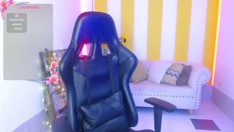 Snapshot of cristal_war chatting on 01.17.25 Cristal online show from 01.17.25