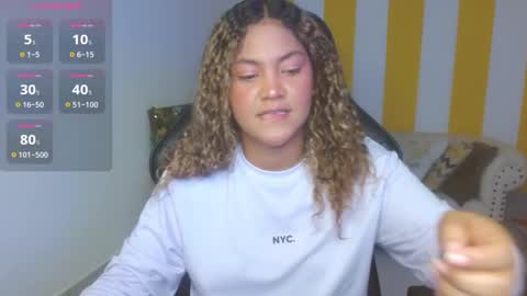 Snapshot of cristal_war chatting on 02.05.25 Cristal online show from 02.05.25