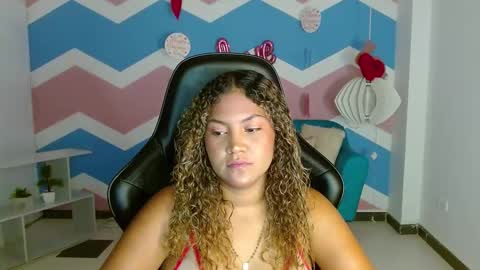 Snapshot of cristal_war chatting on 02.14.25 Cristal online show from 02.14.25