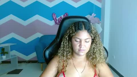 Snapshot of cristal_war chatting on 02.15.25 Cristal online show from 02.15.25