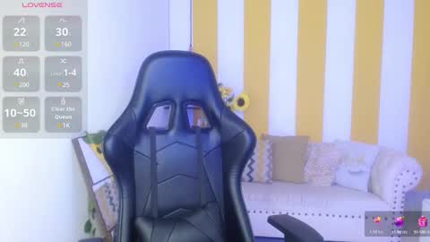 Snapshot of cristal_war chatting on 02.27.25 Cristal online show from 02.27.25