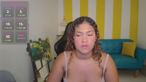 Snapshot of cristal_war chatting on 09.21.25 Cristal online show from 09.21.25