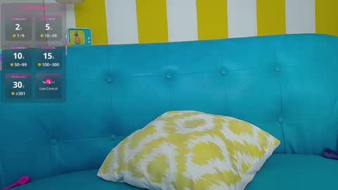 Snapshot of cristal_war chatting on 09.26.25 Cristal online show from 09.26.25