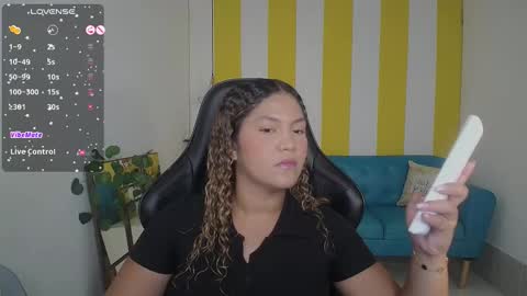 Snapshot of cristal_war chatting on 10.22.25 Cristal online show from 10.22.25