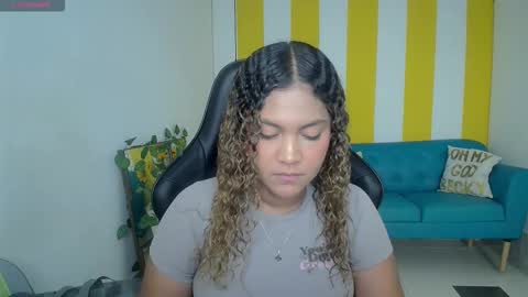 Snapshot of cristal_war chatting on 11.03.25 Cristal online show from 11.03.25