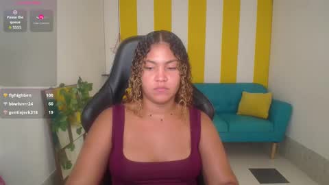 Snapshot of cristal_war chatting on 11.17.25 Cristal online show from 11.17.25