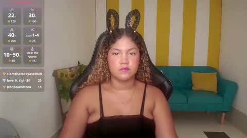 Snapshot of cristal_war chatting on 11.22.25 Cristal online show from 11.22.25