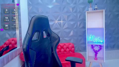 Snapshot of cristal_war chatting on 05.15.26 Cristal online show from 05.15.26