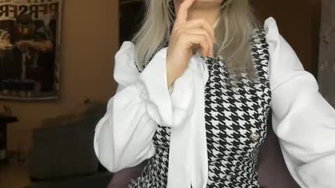 Snapshot of cristalbi chatting on 03.08.26 cristalbi online show from 03.08.26