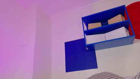 Nicole  Connection time 220pm-910pmCol online show from 11.25.25