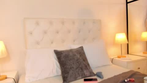 cristallwilliams online show from 12.20.25