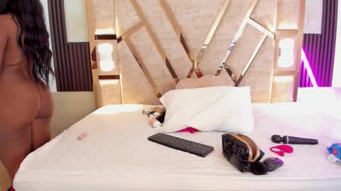 cristin  online show from 10.22.25