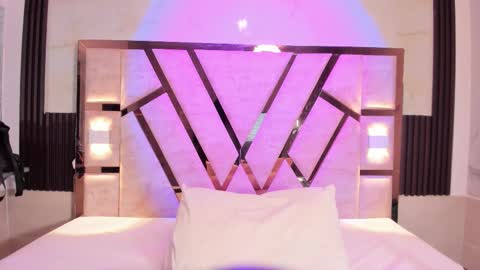 cristin  online show from 02.11.26