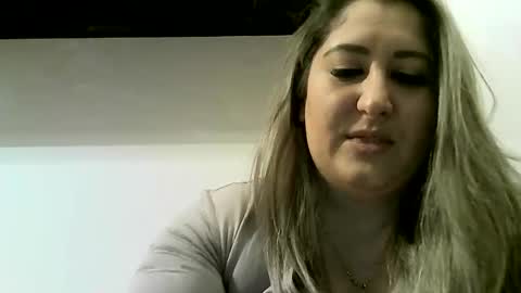 Snapshot of cristina20021991 chatting on 01.01.25 cristina20021991 online show from 01.01.25