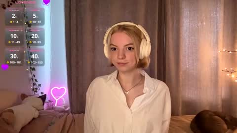 Snapshot of cristinekondo chatting on 05.30.26 Marry online show from 05.30.26