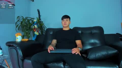 Snapshot of cristopher_strong chatting on 10.26.25 Cristopher online show from 10.26.25