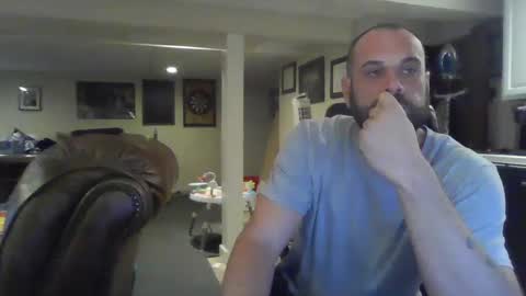 Snapshot of crm400 chatting on 10.11.25 billybasement online show from 10.11.25