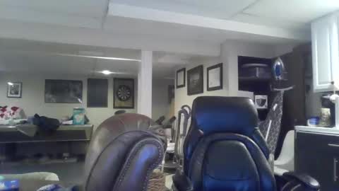 Snapshot of crm400 chatting on 11.22.25 billybasement online show from 11.22.25