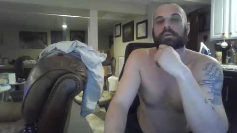 Snapshot of crm400 chatting on 11.30.25 billybasement online show from 11.30.25