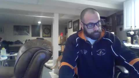 Snapshot of crm400 chatting on 12.03.25 billybasement online show from 12.03.25