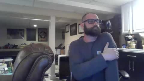 Snapshot of crm400 chatting on 12.17.25 billybasement online show from 12.17.25