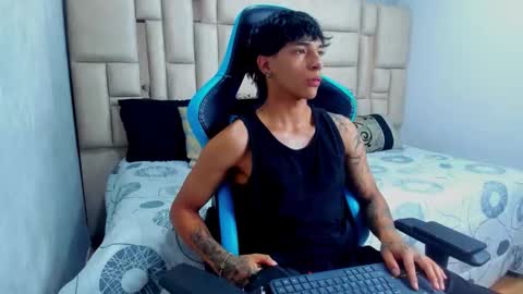 Snapshot of croy_myer chatting on 02.18.26 Croy online show from 02.18.26