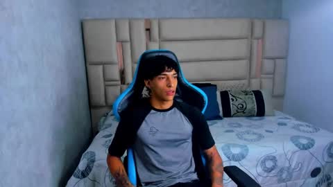 Snapshot of croy_myer chatting on 02.26.26 Croy online show from 02.26.26