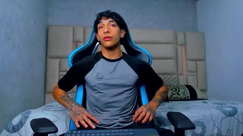 Snapshot of croy_myer chatting on 02.27.26 Croy online show from 02.27.26