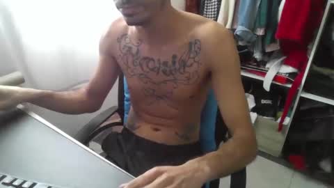 Snapshot of crudosoy chatting on 09.11.25 Carlo online show from 09.11.25