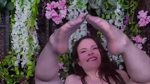 Snapshot of cruelalice chatting on 03.08.25 CruelAlice online show from 03.08.25