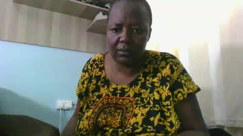 Snapshot of crunchy_g24 chatting on 11.12.25 crunchy_g24 online show from 11.12.25