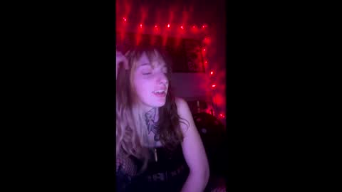 Snapshot of crylei chatting on 01.21.25 kybaby online show from 01.21.25