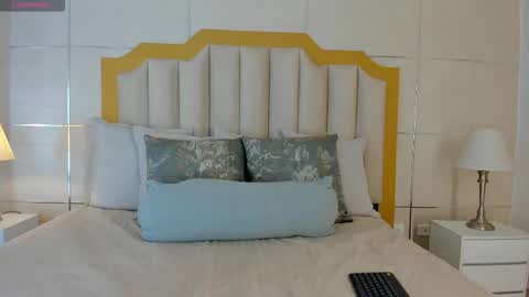 Snapshot of crysta_lrose_ chatting on 02.11.26 Crystal Rose online show from 02.11.26