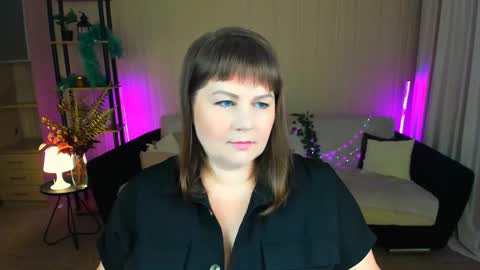 Snapshot of crystaalstaar chatting on 09.08.25 Anna online show from 09.08.25