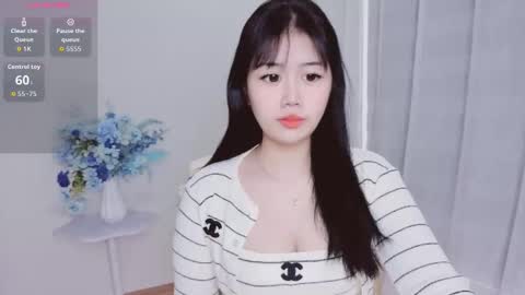 crystal_lea online show from 10.16.25